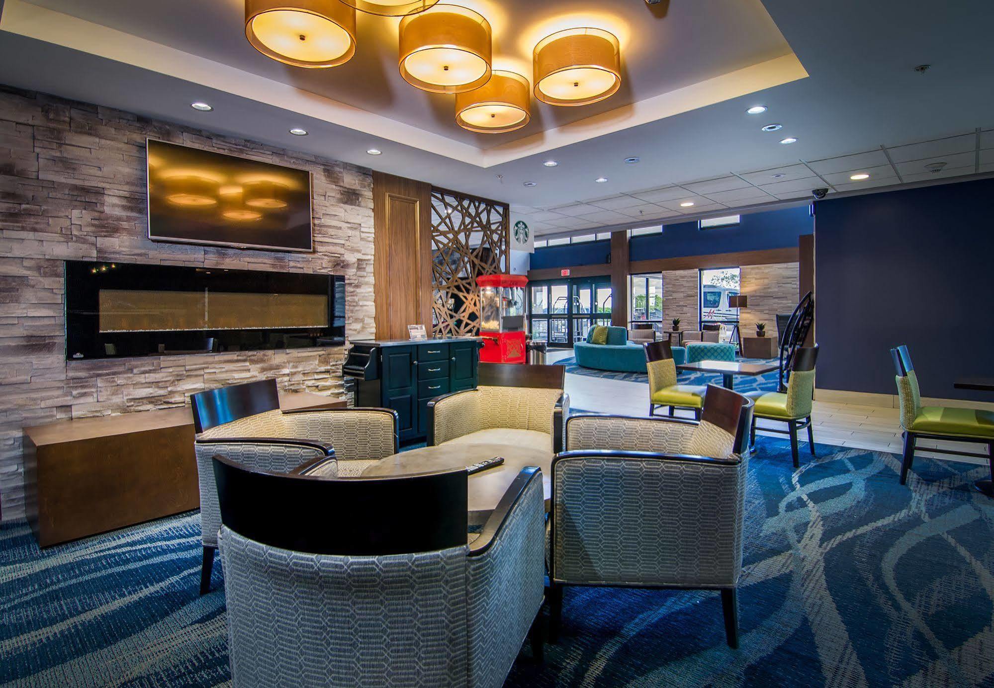 Holiday Inn & Suites Syracuse Airport - Liverpool By Ihg Zewnętrze zdjęcie