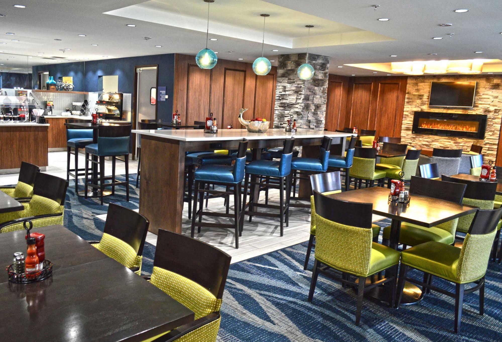 Holiday Inn & Suites Syracuse Airport - Liverpool By Ihg Zewnętrze zdjęcie